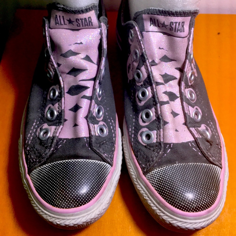 Converse Low Top Shoes in Gray with Printed Laces